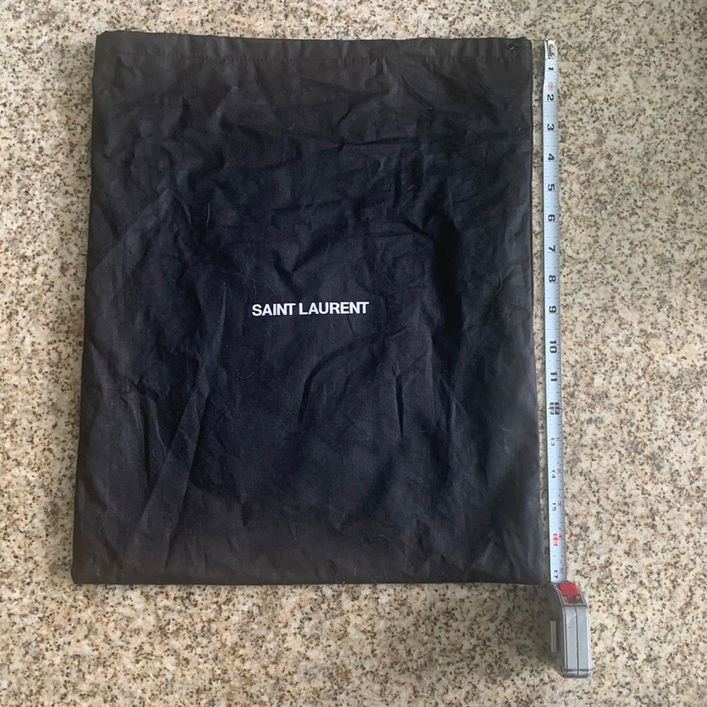 Saint Laurent YSL Le 5 à 7 Leather Hobo in Nero - Picture 10 of 12